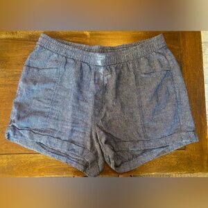 Old Navy linen blend pull-on shorts size L in blue chambray
